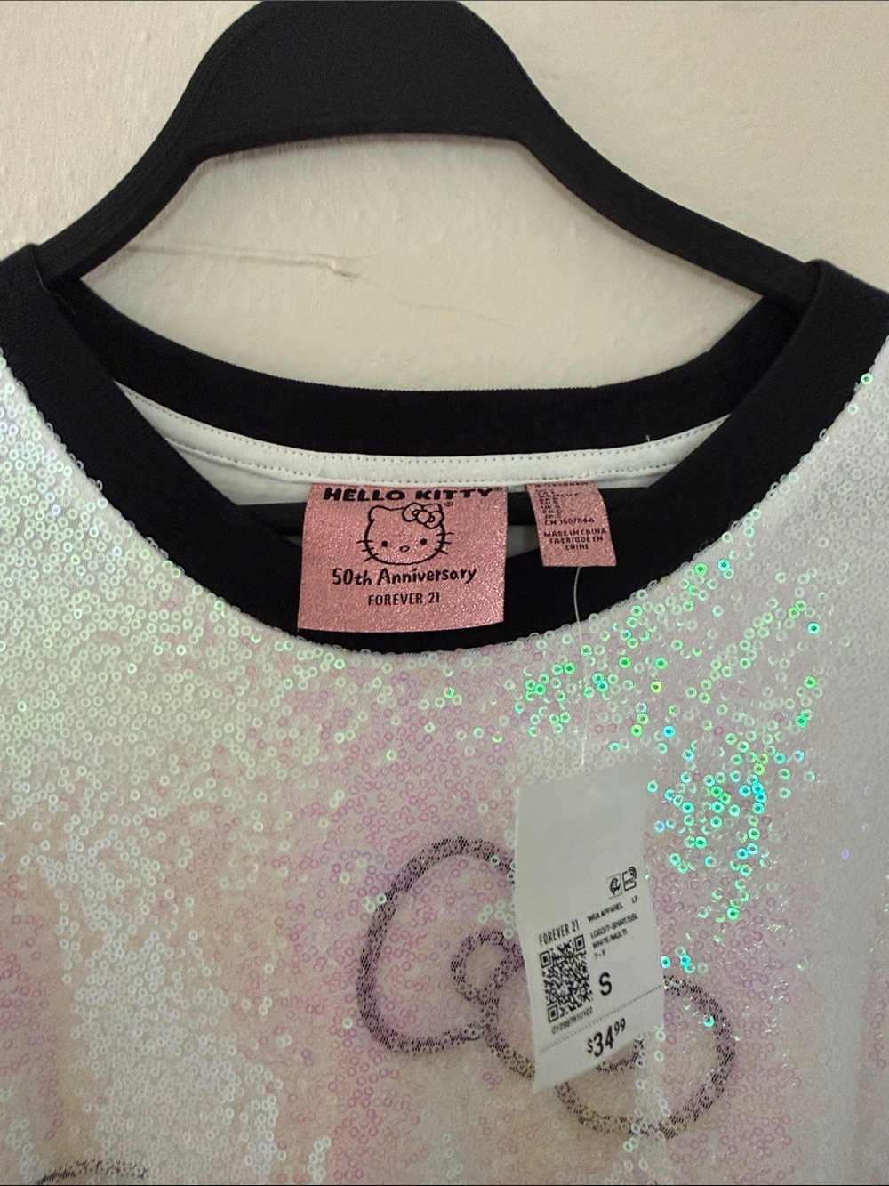 Hello Kitty White Sequin Short Sleeve Tee with Black Trim size Small but it long - Picture 3 of 11